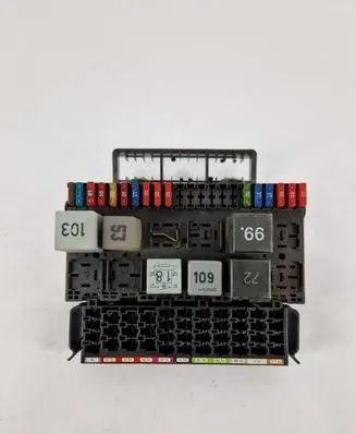 Volkswagen Transporter - Caravelle T4 Fuse module 357937039