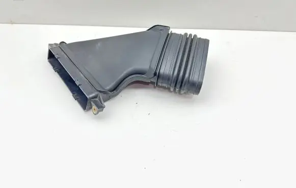 Maserati Levante Air intake duct part 670033793 670004599