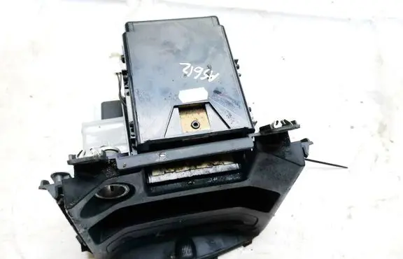 Nissan Primera CD/DVD changer 28185av700
