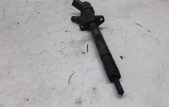 Peugeot 607 Fuel injector 9637277980