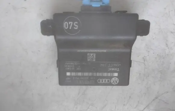 Volkswagen PASSAT B6 Gateway control module 3C0907530C 3C0907951A 402063