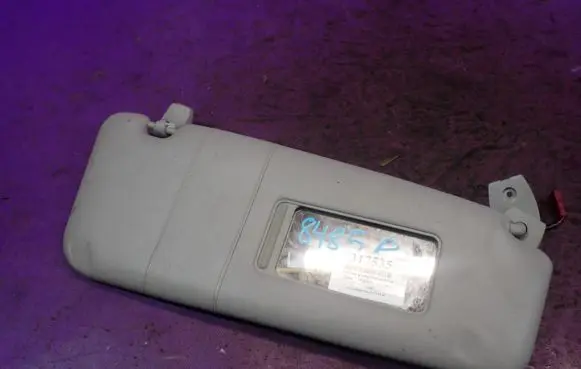 BMW 5 E60 E61 Sun visor 7066650