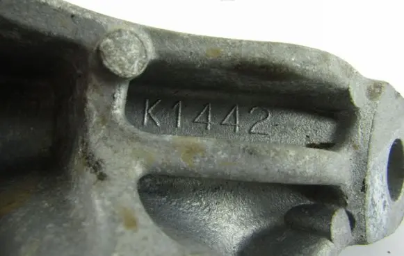 Engine mounting bracket