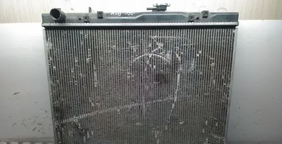 Toyota Land Cruiser (J100) Coolant radiator 80750011