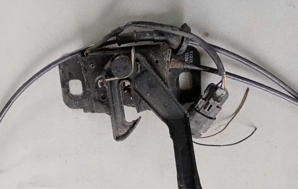 Ford Grand C-MAX Engine bonnet/hood lock/catch
