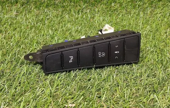 Volkswagen PASSAT CC A set of switches 3AC927137AK 172207S