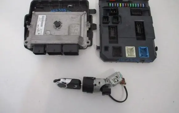 Citroen DS3 Engine ECU kit and lock set 9811545080