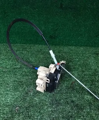 Fiat Panda III Front door lock