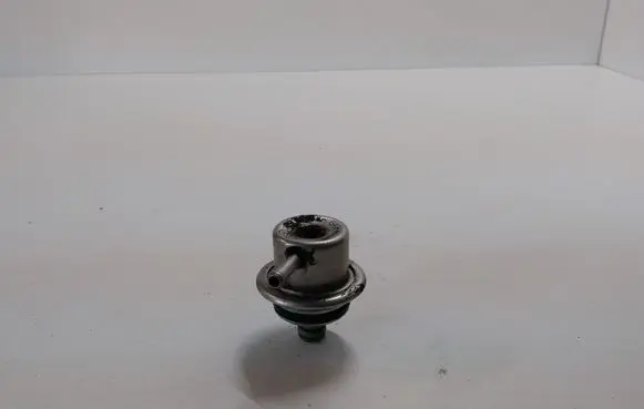 Saab 9-5 Fuel pressure regulator 0280160515