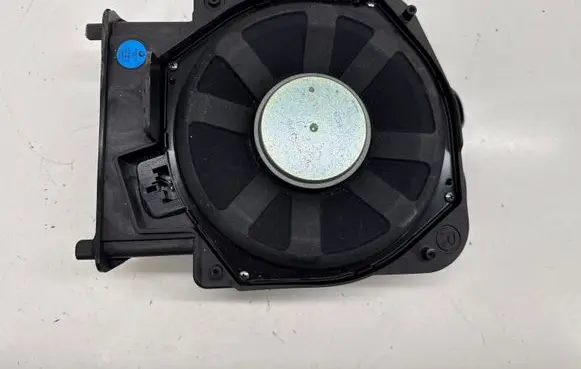 BMW X1 F48 F49 Subwoofer speaker 9278066 65139278066