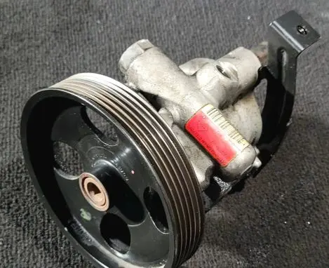 Mitsubishi Space Star Power steering pump 8200071050 6083376