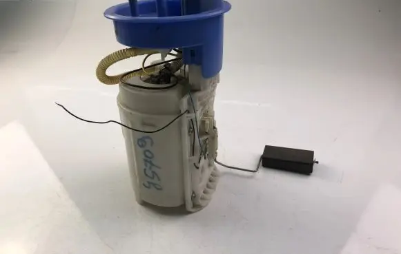 Audi A3 S3 8L Fuel injection high pressure pump 8L0919051P