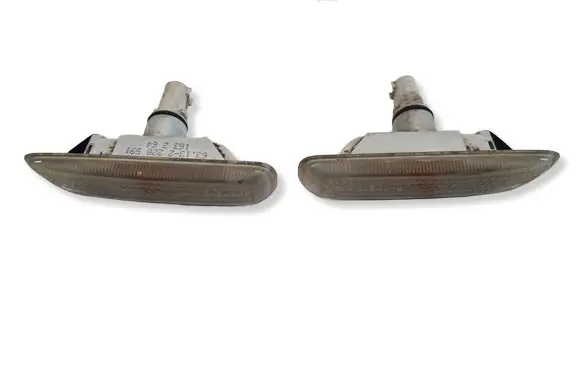 BMW 3 E46 Front fender indicator light 228591 228592