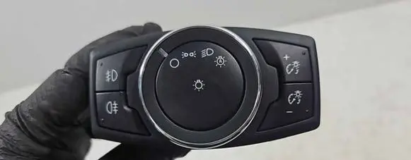 Ford Focus Light switch BM5T13A024EE 10107100