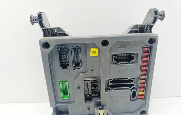 Volkswagen Sharan Fuse module 7M0962258A