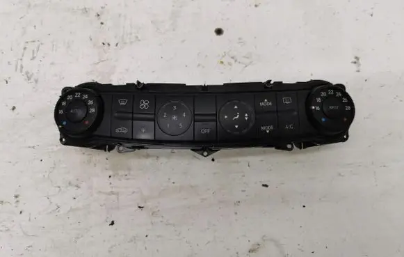 Mercedes-Benz E W211 Climate control unit 2118300390