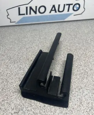 BMW 5 E60 E61 Front driver seat rail 7007696