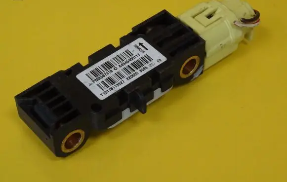 Mitsubishi Colt Airbag deployment crash/impact sensor PMR587419 A4545400117