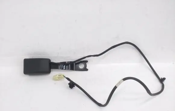 Mitsubishi Outlander Front seatbelt buckle