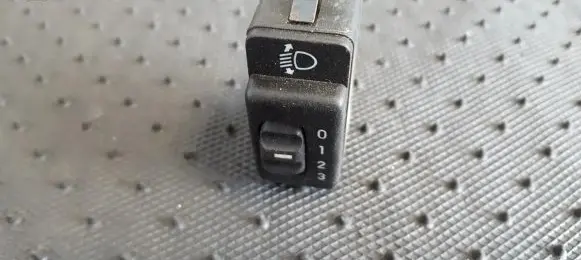 Opel Tigra A Headlight level height control switch 90483063 005908