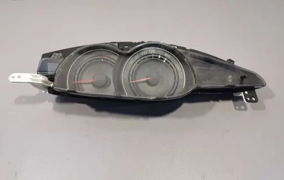 Toyota Verso Speedometer (instrument cluster)