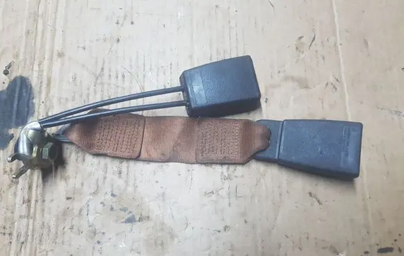 Mercedes-Benz S W140 Middle seatbelt buckle (rear) 1408600269