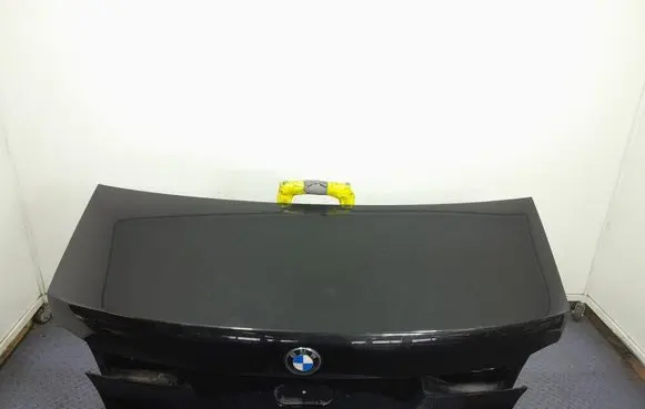 Audi A4 S4 B7 8E 8H Tailgate/trunk/boot lid
