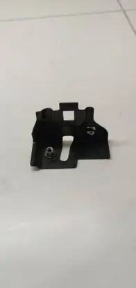 Peugeot 208 II Fender mounting bracket