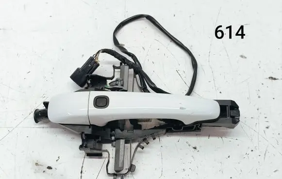 Volvo XC70 Rear door exterior handle 30784205