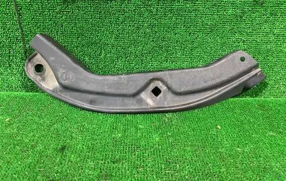 Skoda Fabia Mk3 (NJ) Headlight/headlamp mounting bracket 6V0805932