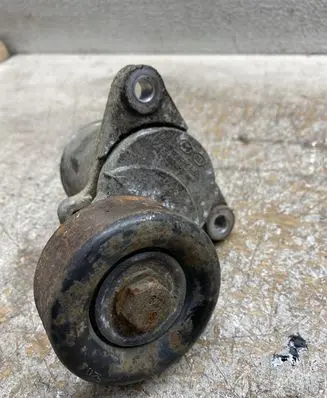 KIA Sorento Generator/alternator belt tensioner 252827