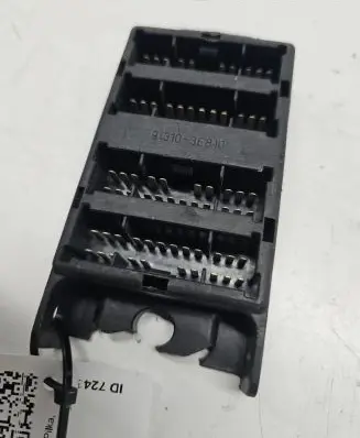 KIA Sorento Fuse module