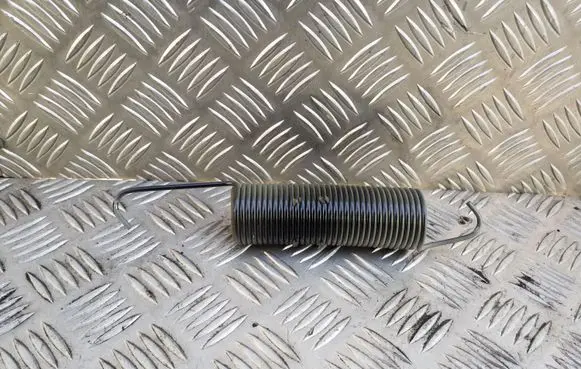 Mercedes-Benz E W212 Tailgate/trunk/boot tension spring 