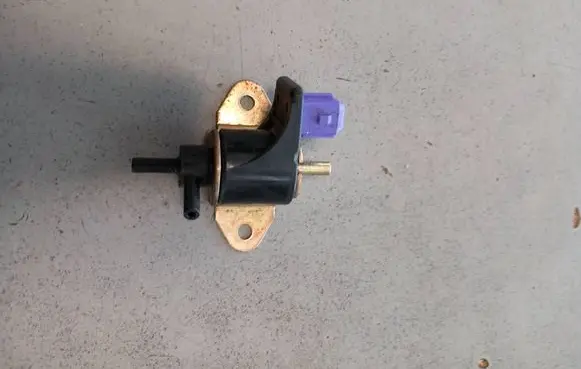 Ford Mondeo MK II Turbo solenoid valve 93BW1949G