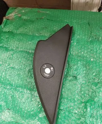 Hyundai Tucson TL Dashboard side end trim 84767D7100 84768D7100