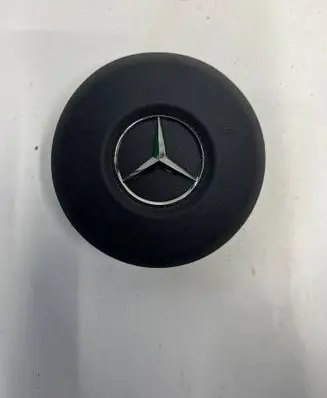 Mercedes-Benz EQC Steering wheel airbag