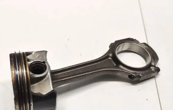 Mercedes-Benz C AMG W205 Piston with connecting rod EH220518 A17700Q06