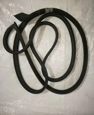Mercedes-Benz 190 W201 Rubber seal front door (on door) 2017200678