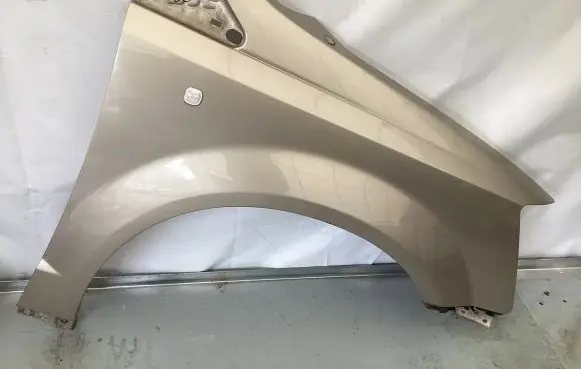 Chrysler Town & Country V Fender
