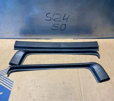 Mercedes-Benz E W124 Tailgate/boot cover trim set 1247450271 1247450171 1247450371