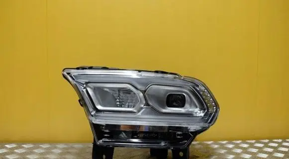 Dodge Durango Headlight/headlamp 68433777AF 1168