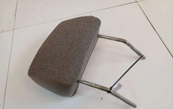 Volkswagen Golf II Front seat headrest 