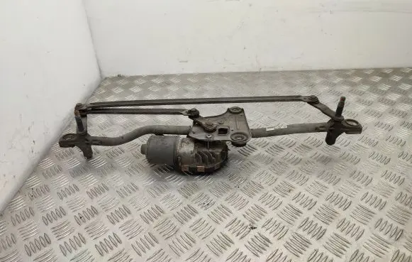 Volvo V70 Front wiper linkage and motor 1397220668 3397020958 30796358