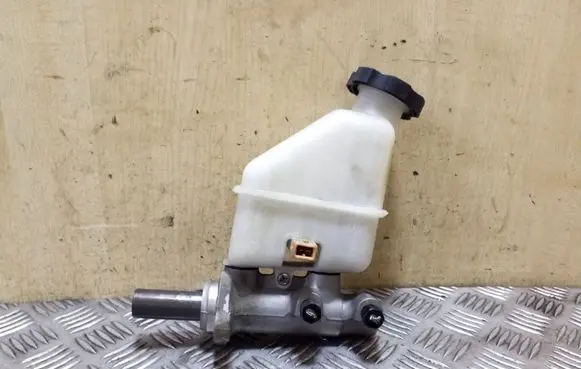 KIA Sorento Master brake cylinder