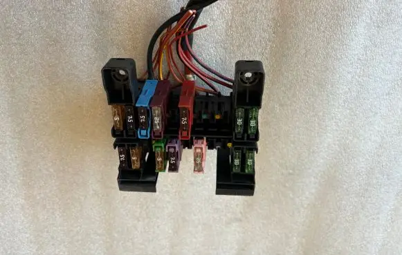 Mercedes-Benz E W211 Fuse module 2115450301 13943311 A2115450301