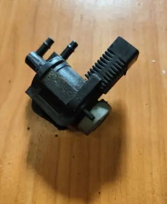 Audi Q5 SQ5 Turbo solenoid valve 1K0906283A