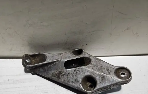 BMW 5 E34 Engine mounting bracket 1133363
