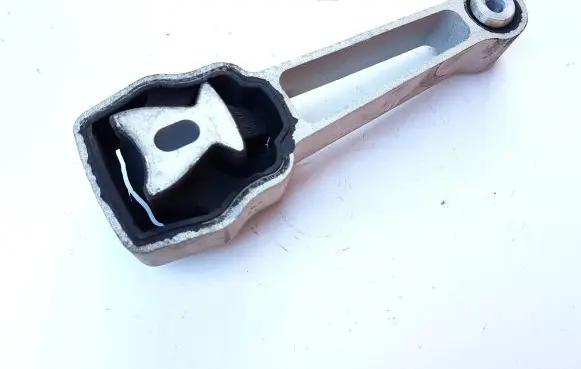 Land Rover Evoque I Engine mount bracket 30680474