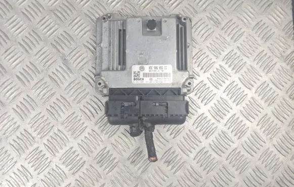 Volkswagen Golf V Engine control unit/module 03C906056CG 0261S02183 1039S12228