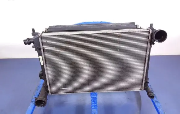 Volkswagen PASSAT B6 Coolant radiator 3C0121253R